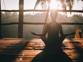 رياضة اليوغا: دليلك الشامل لمرونة الجسد وصفاء الذهن